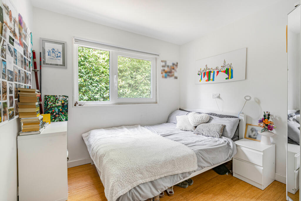 House in Guildford, Elm Corner, Ockham - More