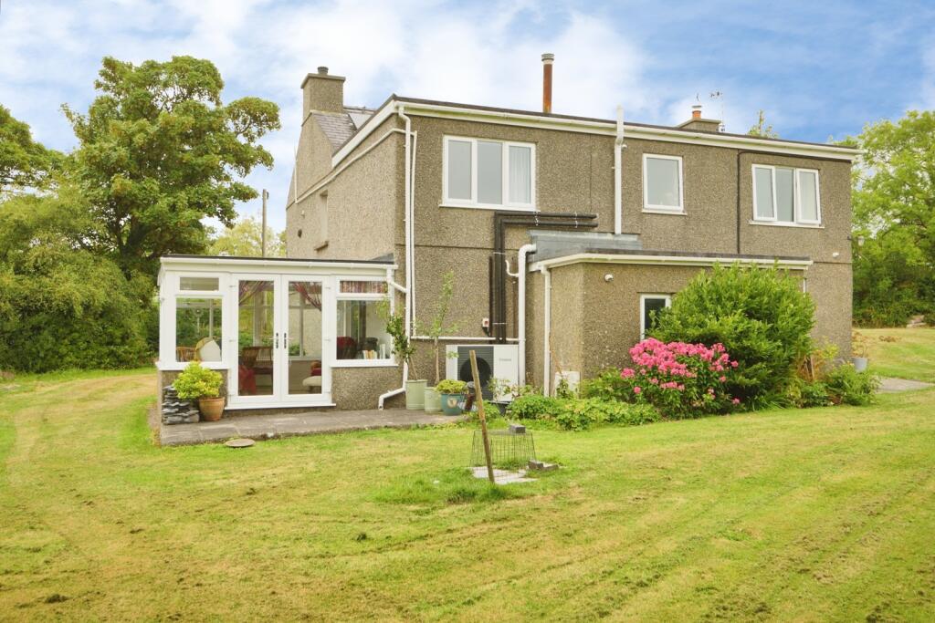 House in Clynnog Fawr, Gwynedd