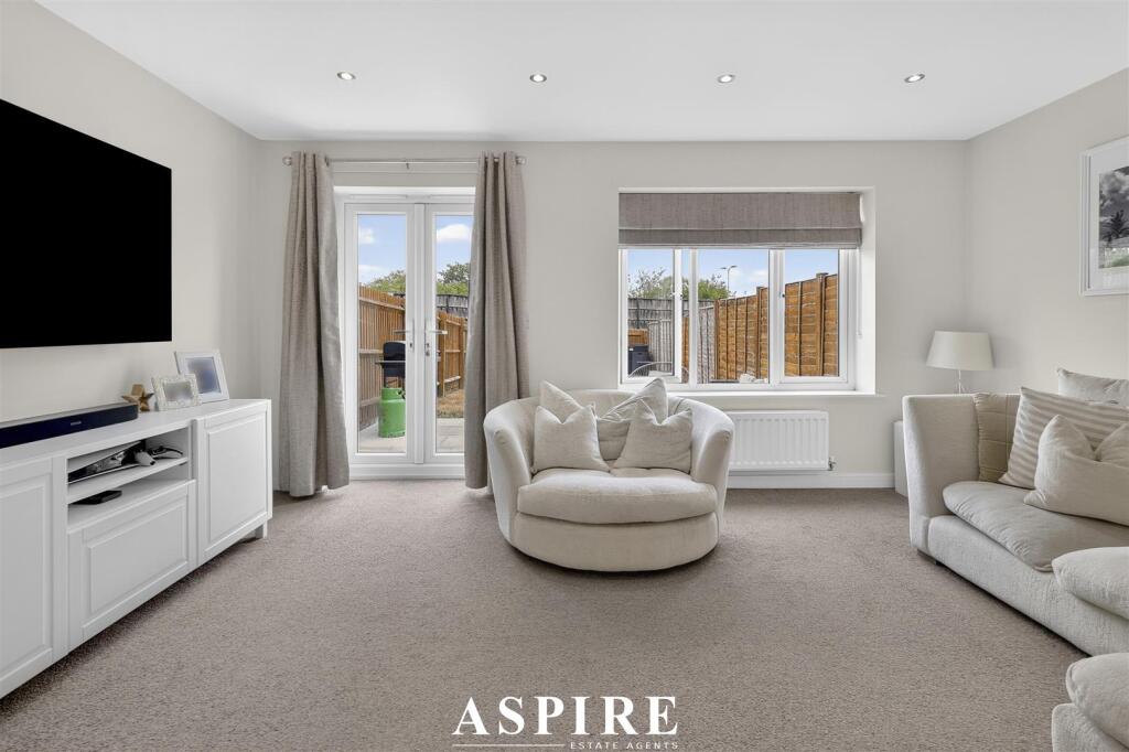 House in Basildon, Essex - View 3