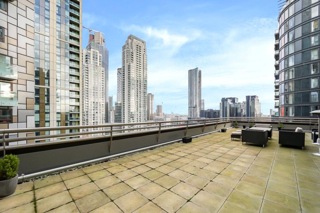 Main image of property: Jackson Tower, 1st Lincoln Plaza, Canary Wharf, London, E14