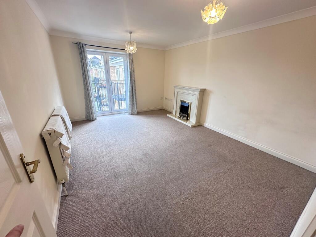 Apartment in Southampton - View 3