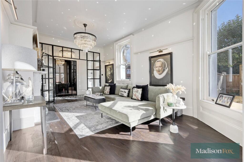 Queens Road, Buckhurst Hill, Essex, IG9 photo 4
