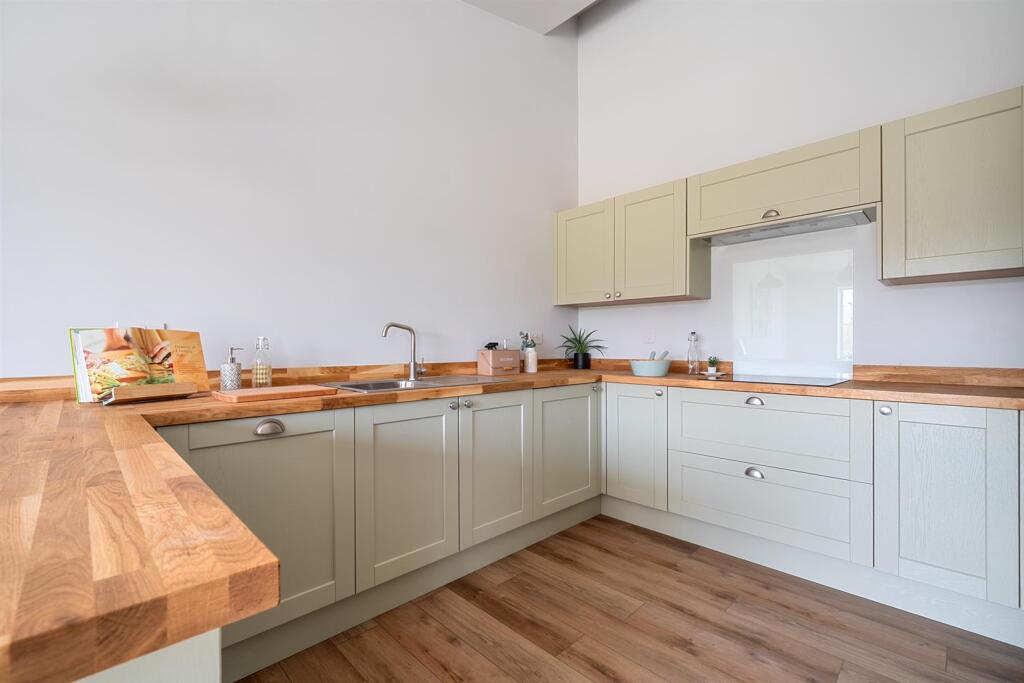 House in Bath - View 4
