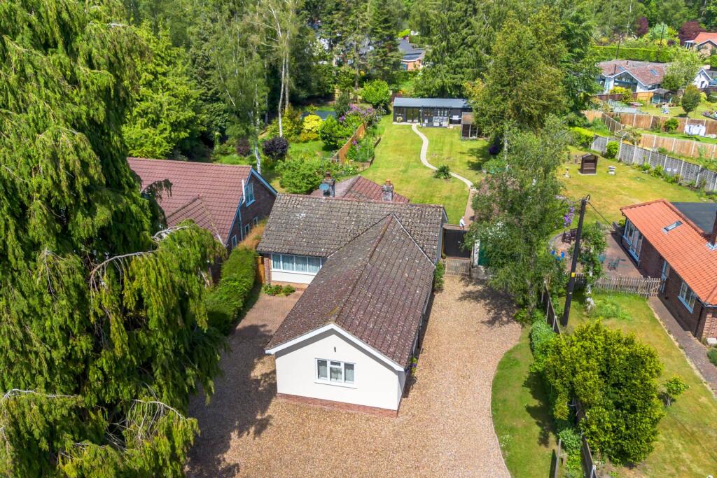 3-bed detached on Pineheath Road, Holt, £625,000