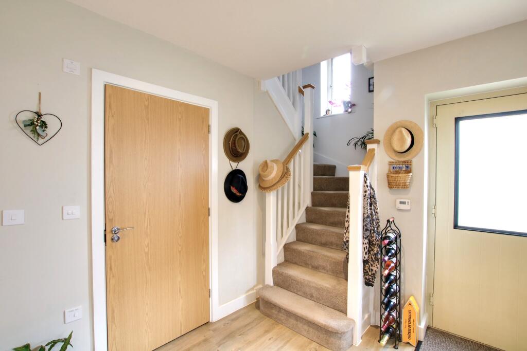 Bishop's Waltham photo 3