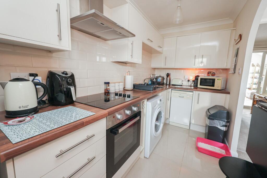 Folkingham Close, Lincoln photo 3