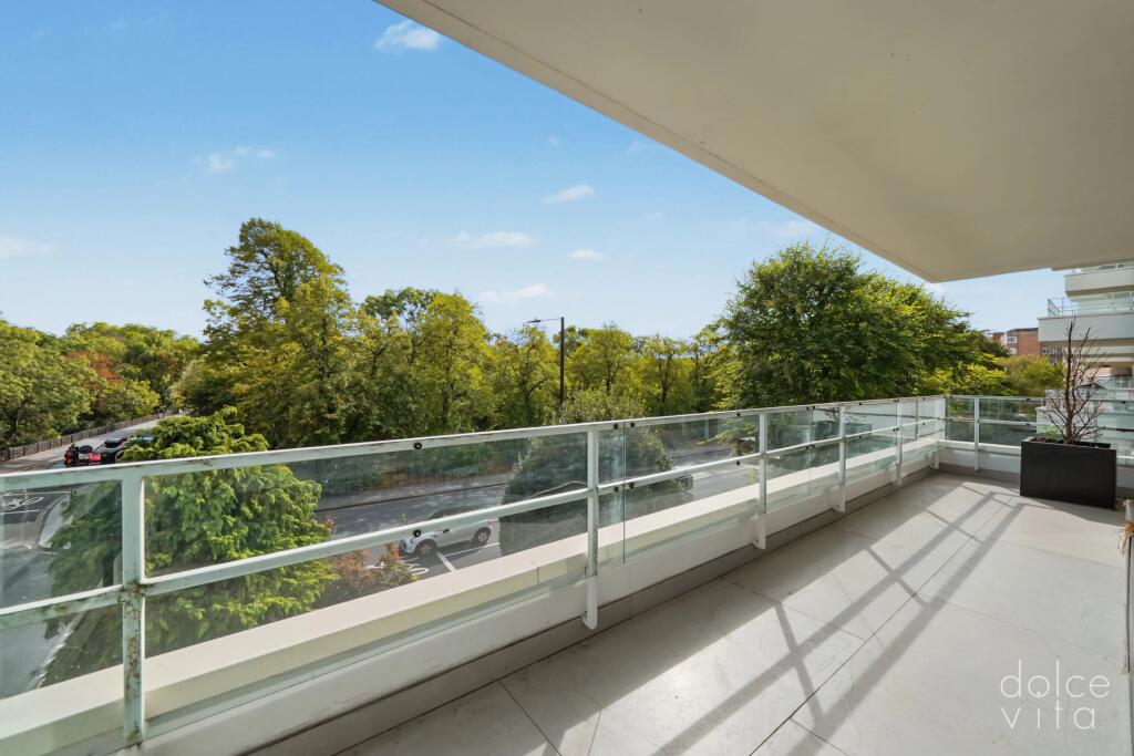 Apartment in London - More