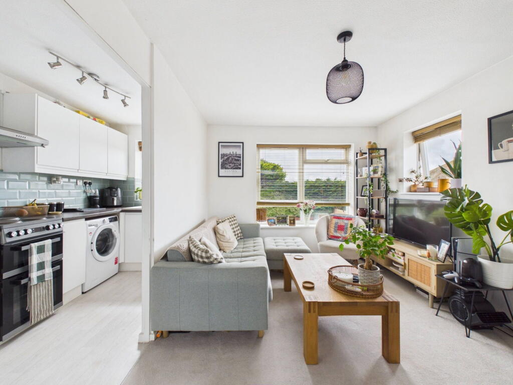 Apartment in Brighton - View 3