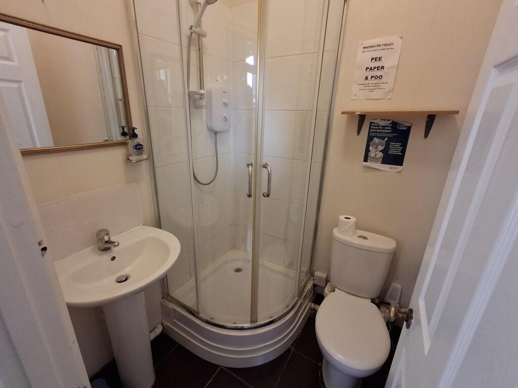 Apartment in Ryde, Pelhamfield - View 5