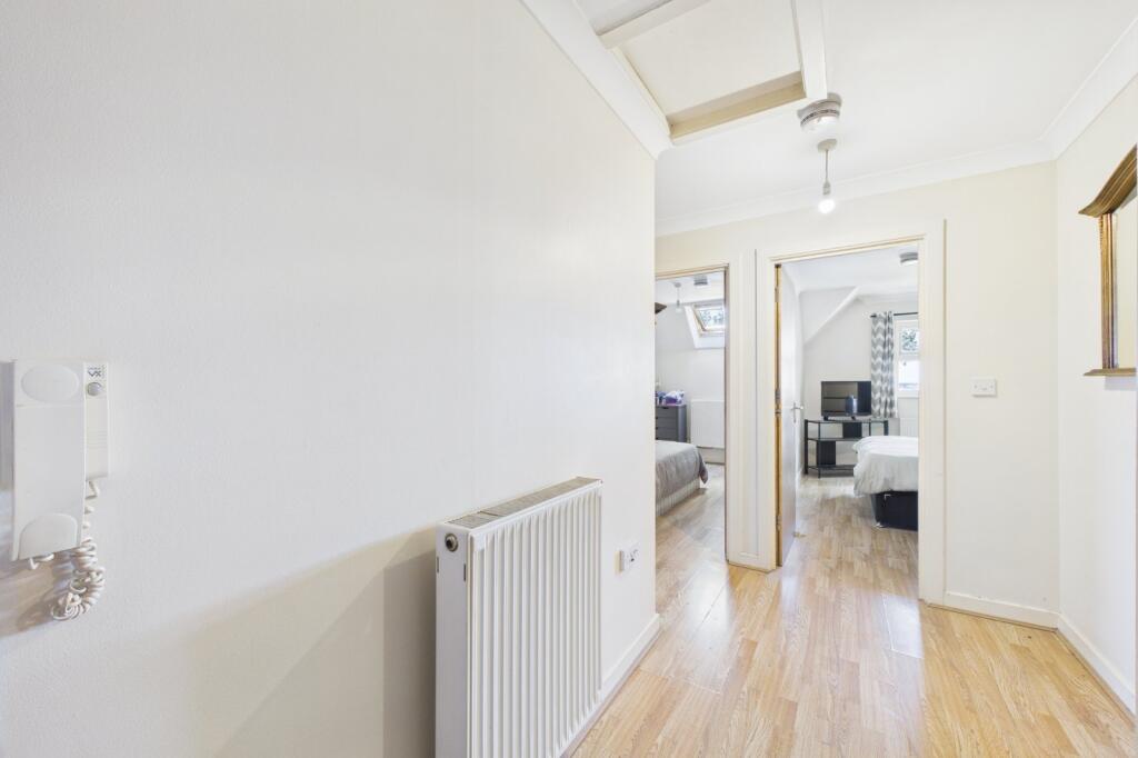 Apartment in Dartford - View 4