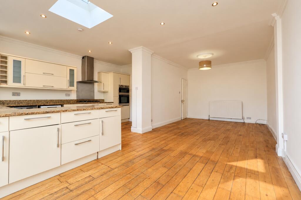 House in London - View 4