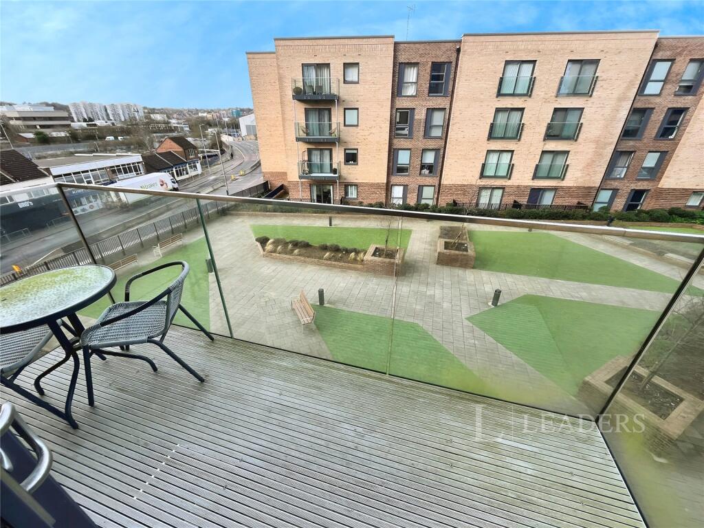 Apartment in Bedfordshire, Luton - View 3