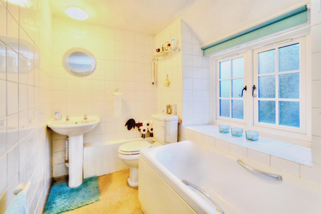 Additional image 9 of High Street, Henstridge, Templecombe