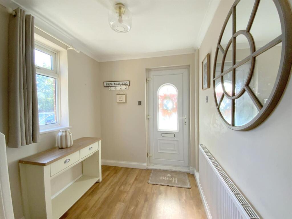 Southwold Crescent, Grimsby photo 5