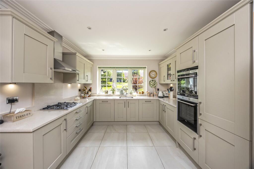 House in Chichester, Lavington Park, East Lavington - View 3