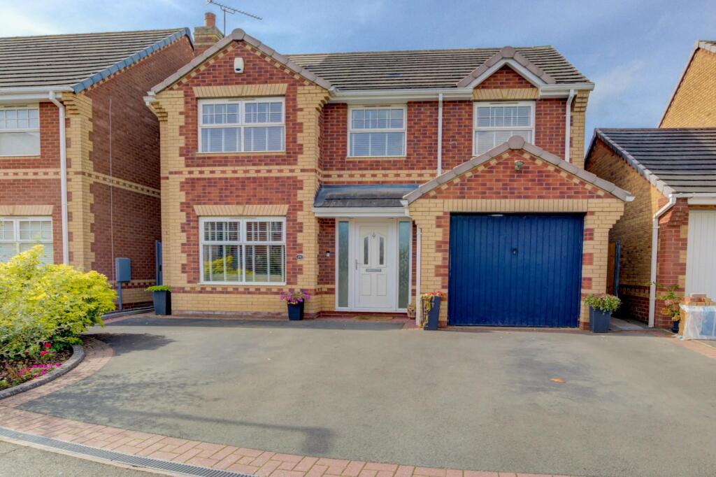 Main image of property: Cliveden Walk, Maple Park, Nuneaton