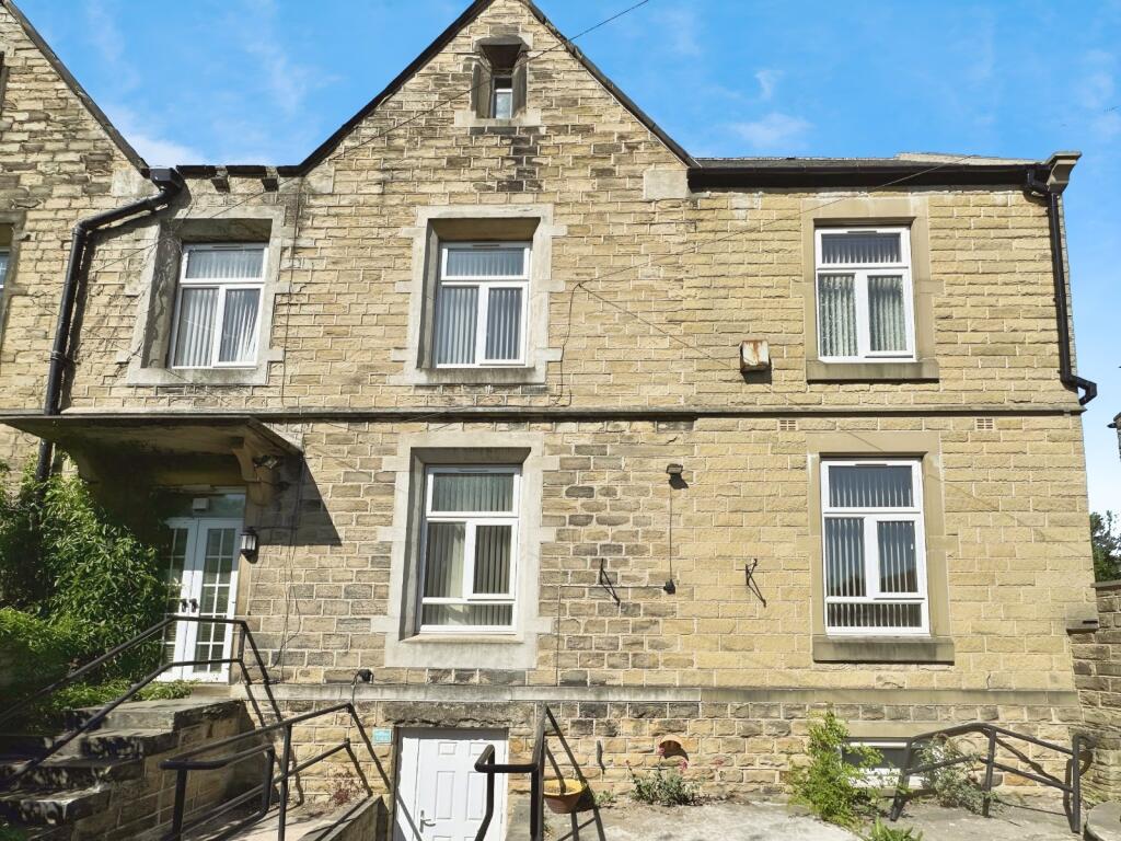 House in Wakefield - View 5