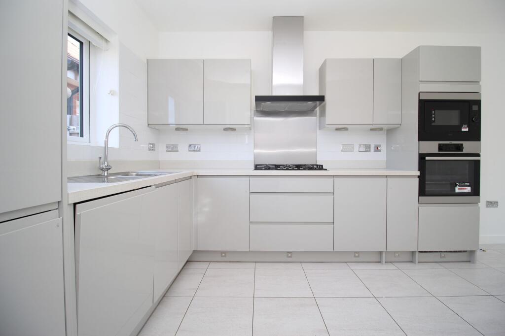 House in Eastleigh, Botley - View 4