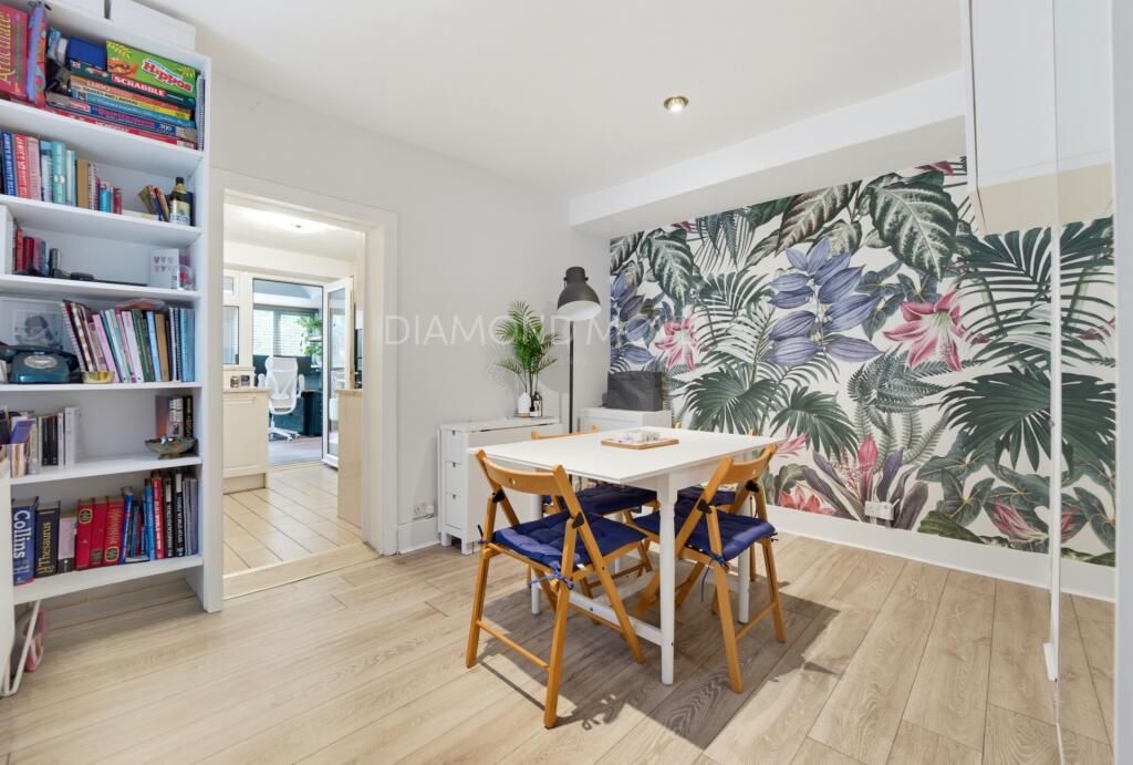 House in Twickenham - View 3