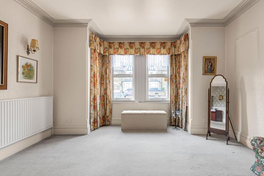 House in Twickenham - View 5