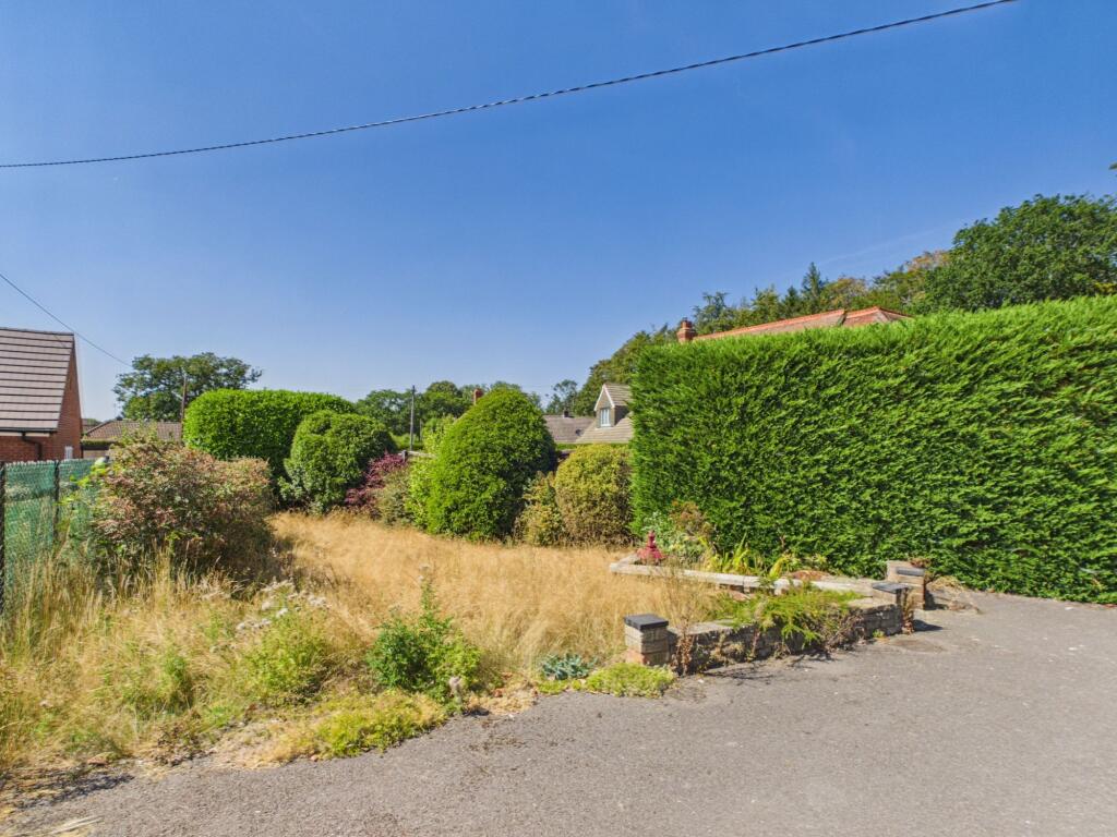 House in Basingstoke and Deane, Bramley - View 4