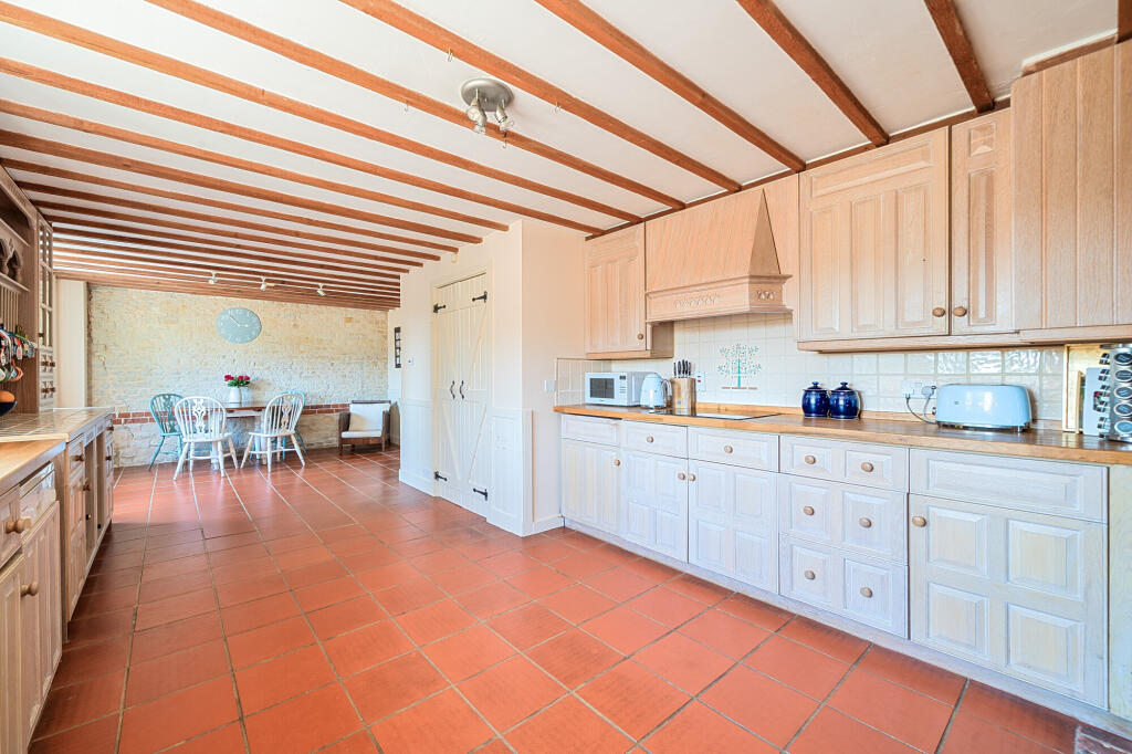 House in East Hampshire, Kingsley - More