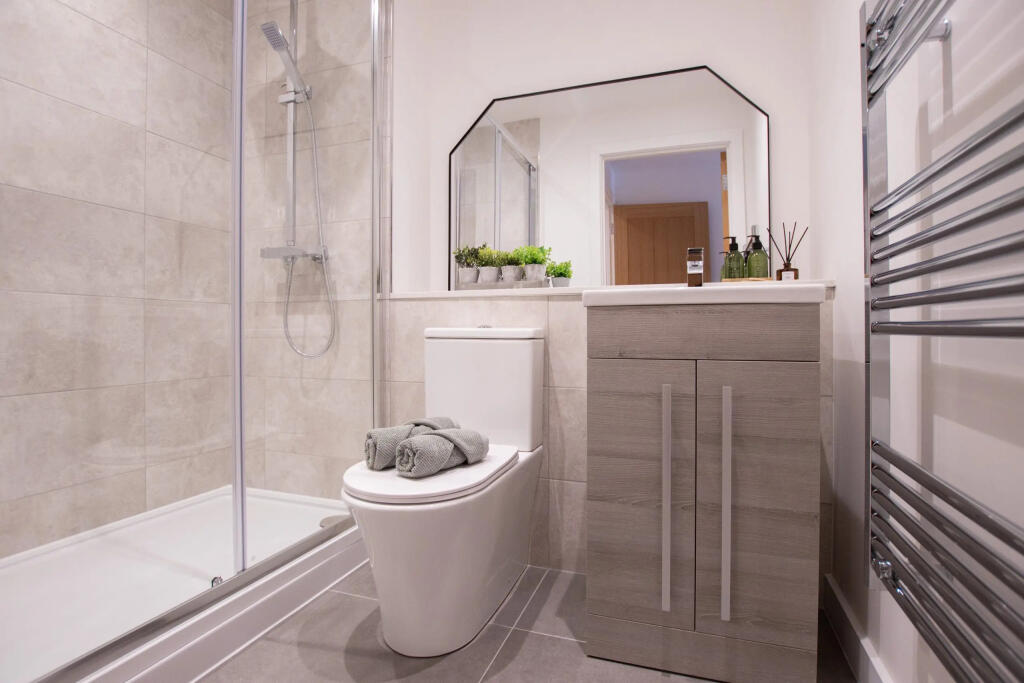 Apartment in Ashford, Kent - More