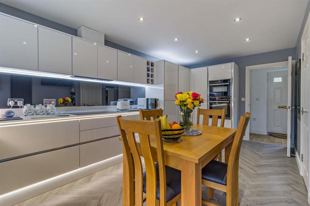 House in Barnsley, Broomhill - More