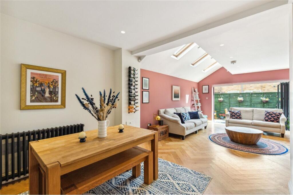 House in London, Clapham Junction