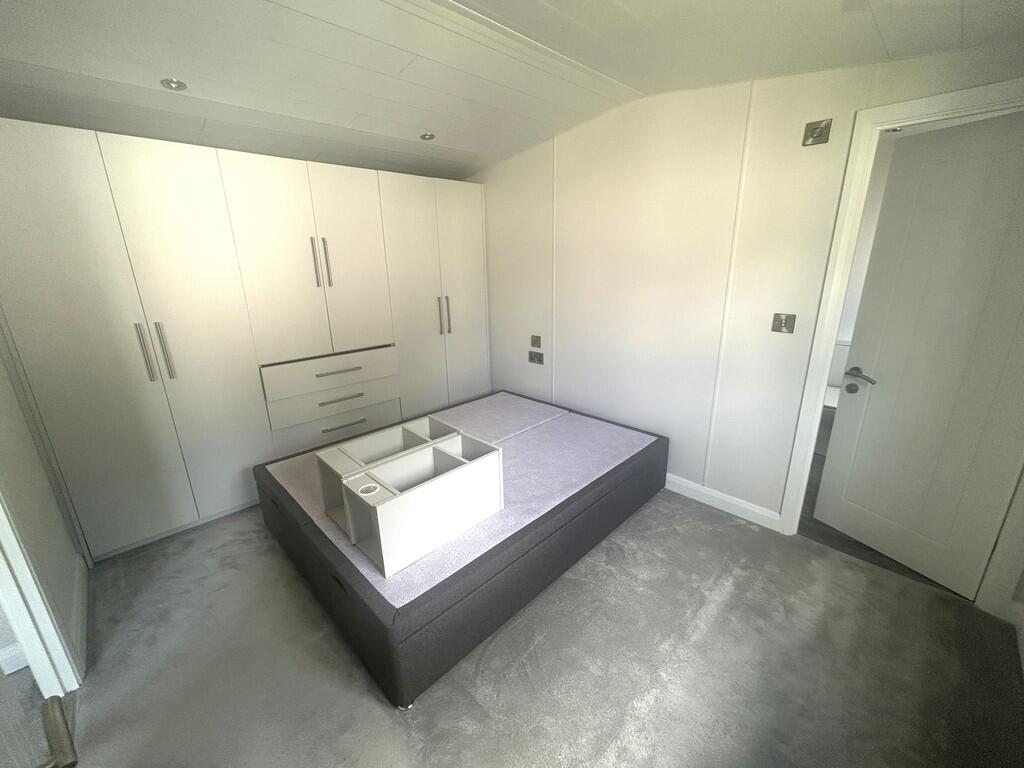 House in Epping Forest, Waltham Abbey - View 5