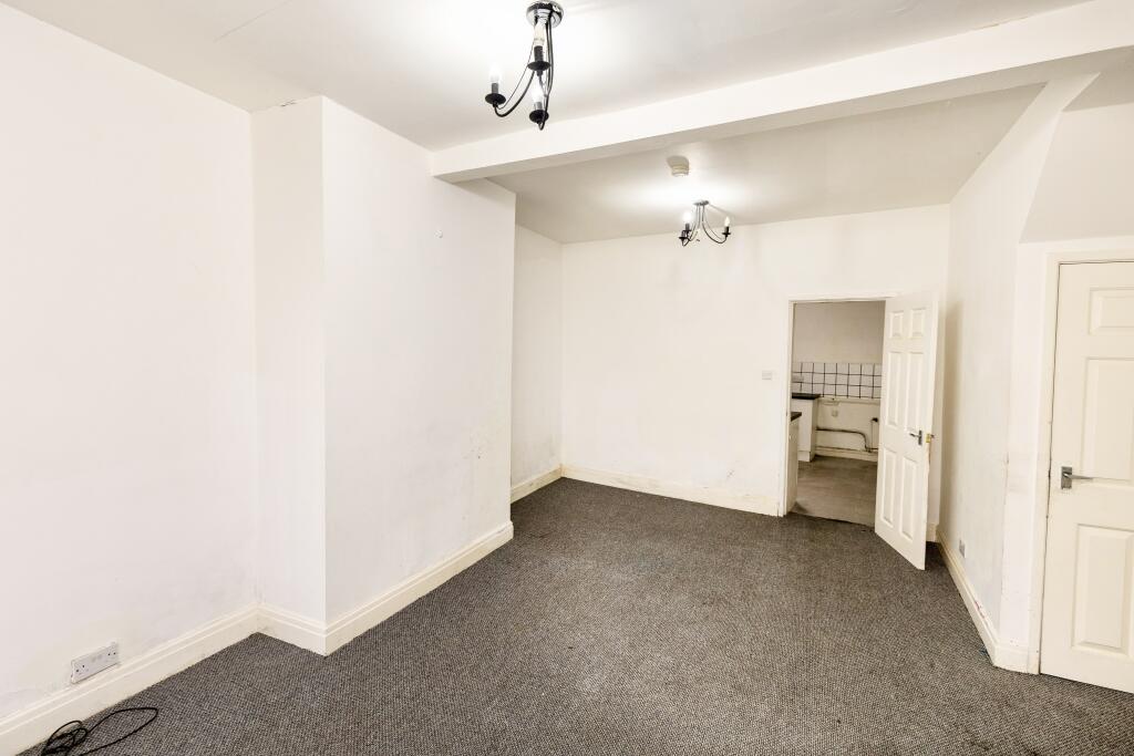 Crescent Road, Ellesmere Port, CH65 photo 4