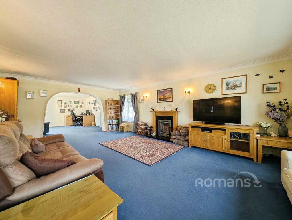 House in Waverley, Heath End, Farnham - View 5