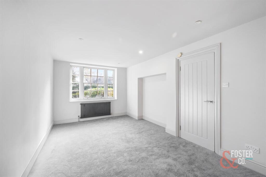 Apartment in Hove, Brunswick - View 3