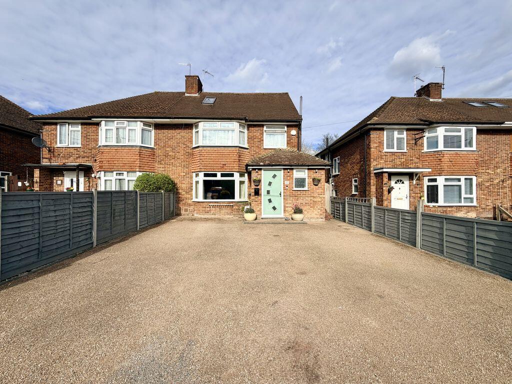 Main image of property: Clapton Approach - 5 Bedrooms