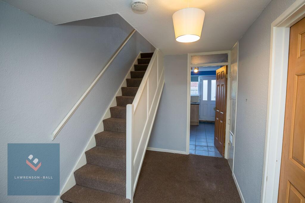 Ashton Drive, Frodsham, WA6 photo 2