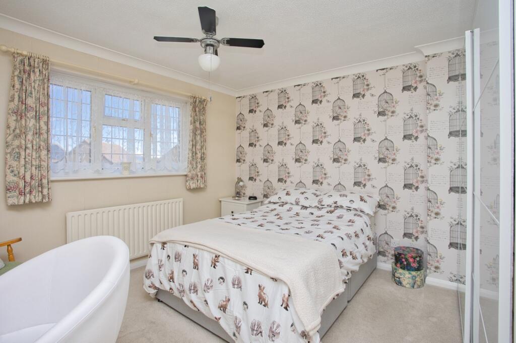 House in Folkestone, Broadmead - More