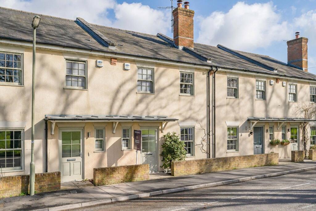 Main image of property: Kings Road,Shalford,Guildford,GU4 8JU