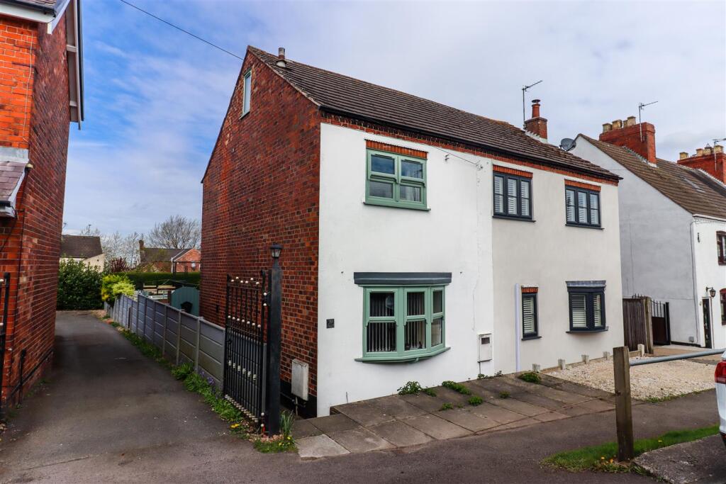 Main image of property: Mansfield Road, Underwood, Nottingham