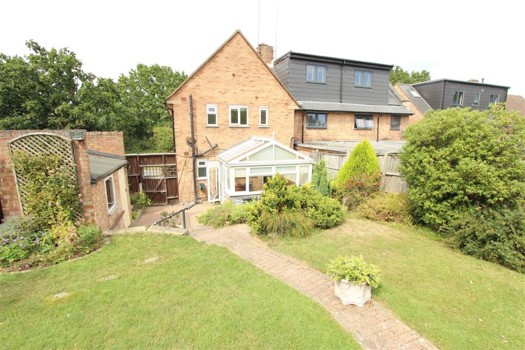 House in Enfield - View 4