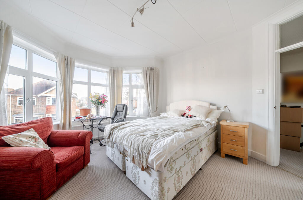 House in Southampton, St James - More