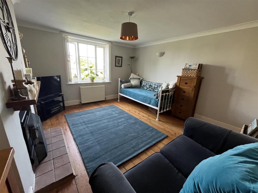 House in Salisbury - View 5