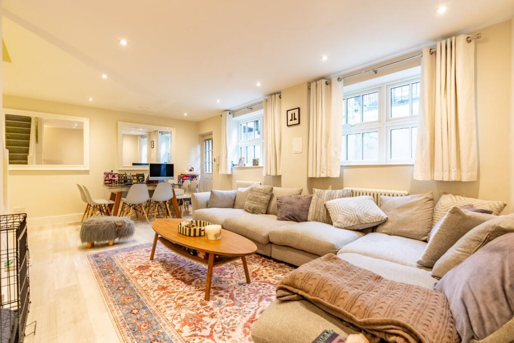 Main image of property: Victoria Street, St. Albans, Hertfordshire, AL1