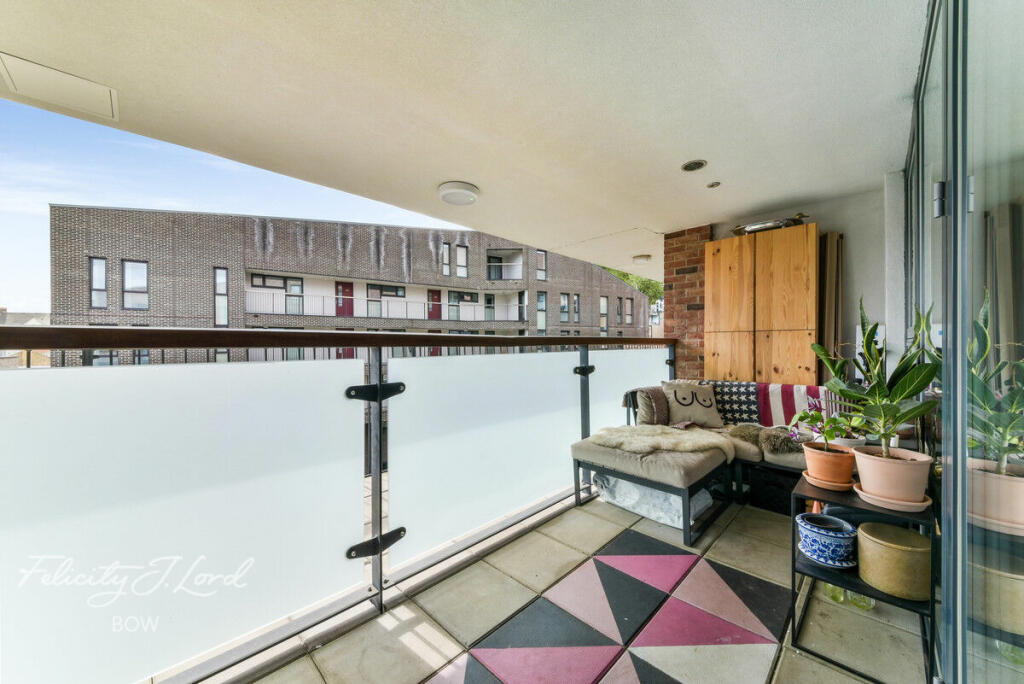 Giles Court, Tabernacle Gardens, London, E2 photo 2