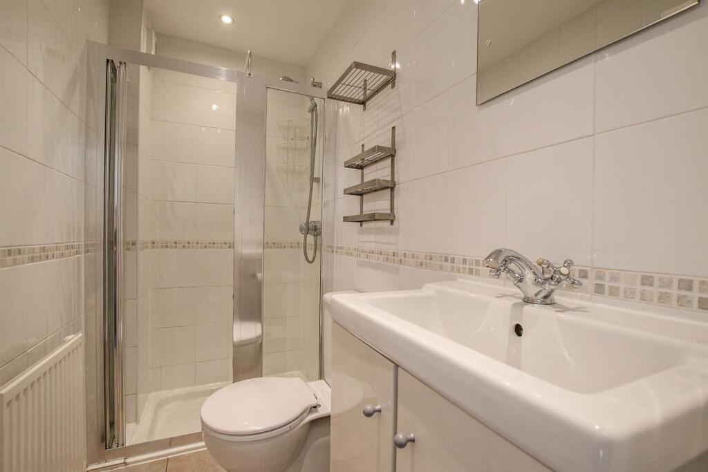 Apartment in Newcastle upon Tyne - View 5