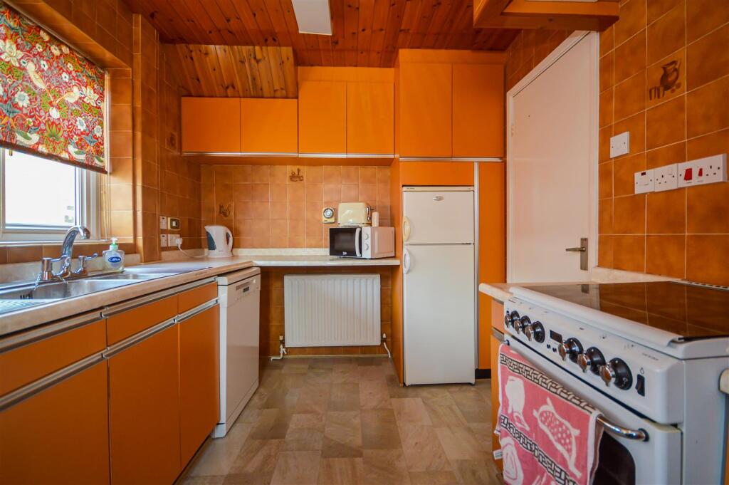 House in Wakefield - View 4