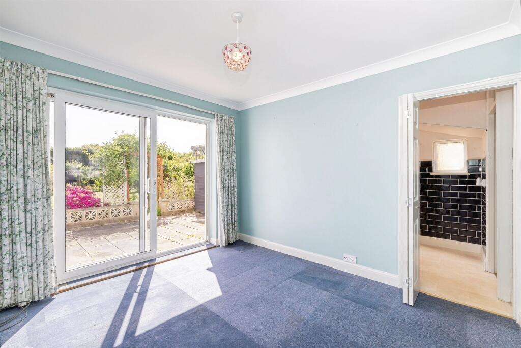 Dover Way, Croxley Green, Rickmansworth photo 4