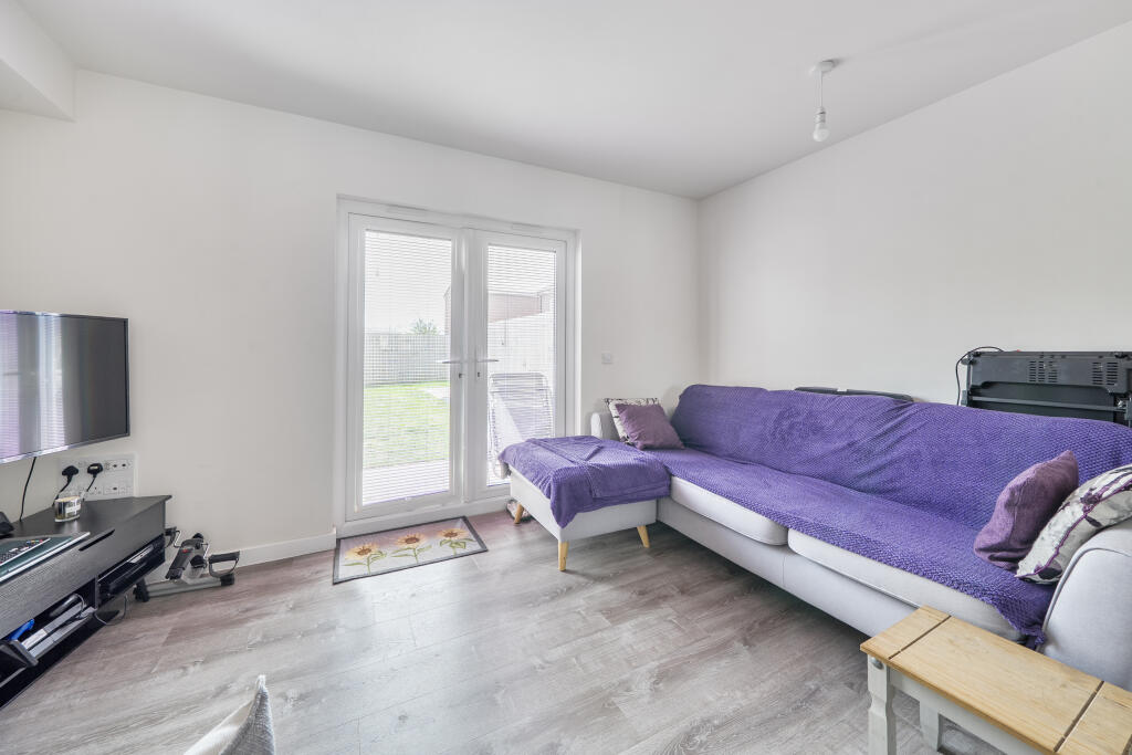 8 Plough Road, Highbridge photo 4