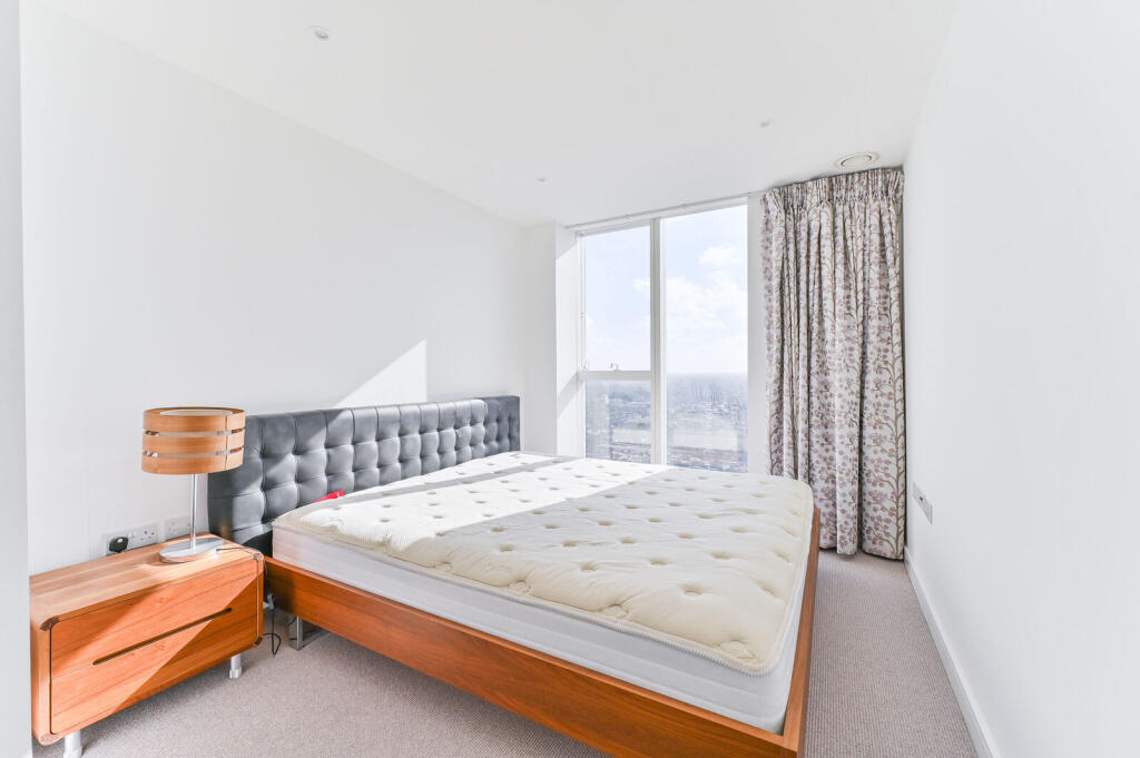 Apartment in Croydon - View 5