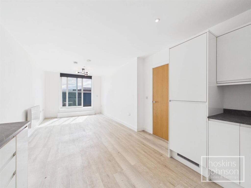 Apartment in Cardiff - More
