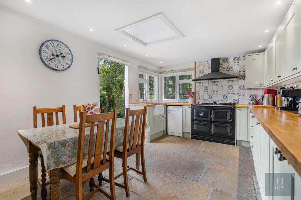 Harroell, Long Crendon, Aylesbury, Buckinghamshire, HP18 - View 3